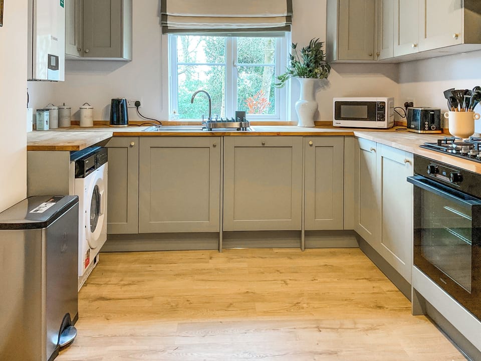 Kitchen | Elm Tree House - Hamptworth, Landford, near Salisbury