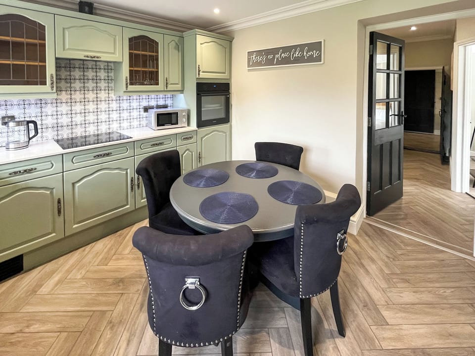 Kitchen | Harvel House Farm, Meopham, Gravesend