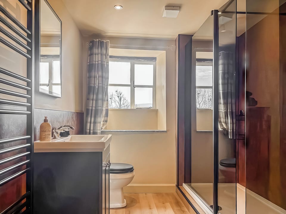 Shower room | Holme House, Halton Gill