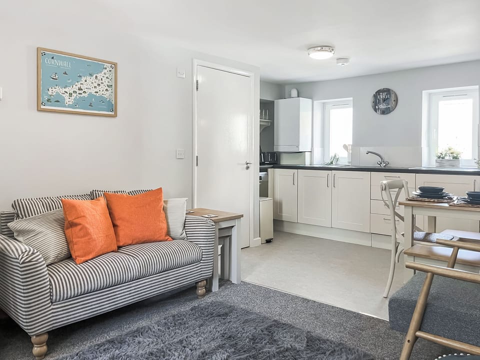 Open plan living space | Strandside Townhouse, Bude