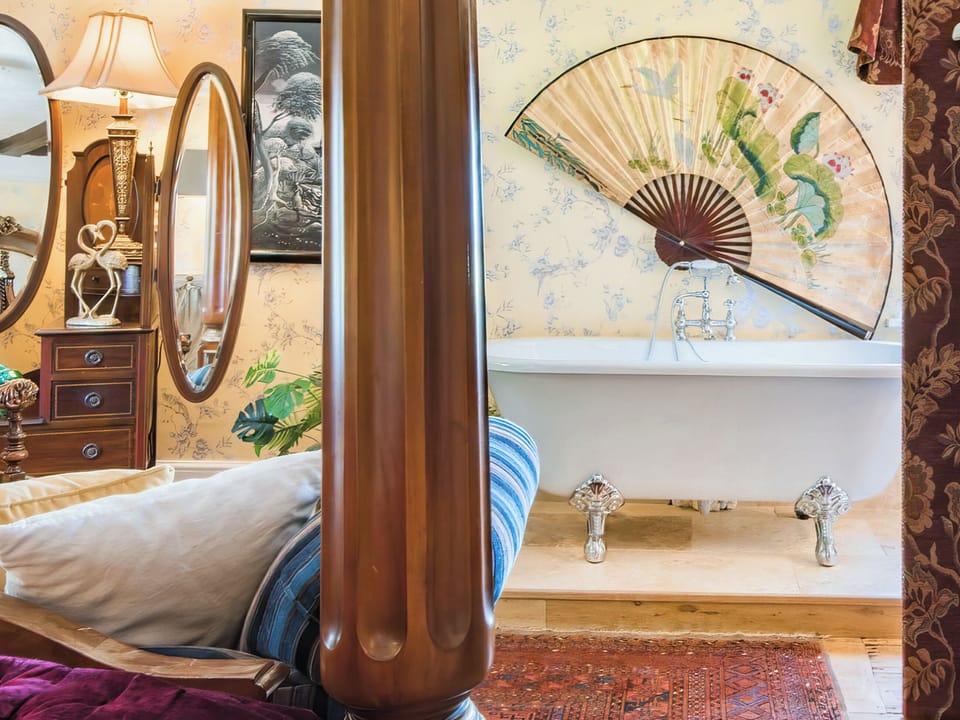Twin bedroom | Guston Court, Sandwich