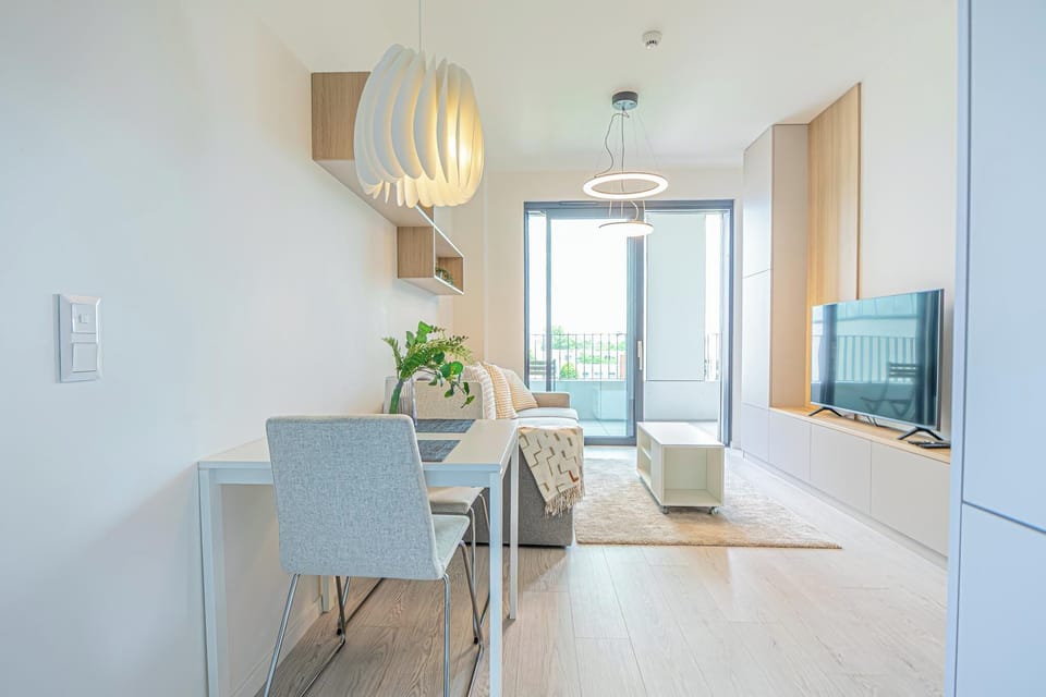 Basic Apartment | Living room | 55-inch Smart TV with digital channels, streaming services