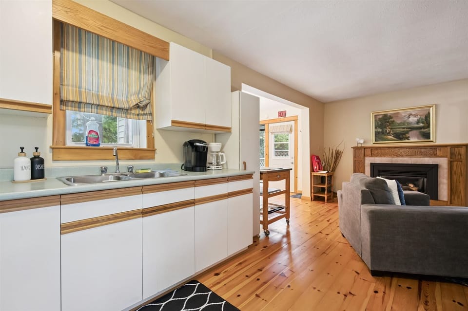 Fully equipped kitchen ready for easy cottage cooking