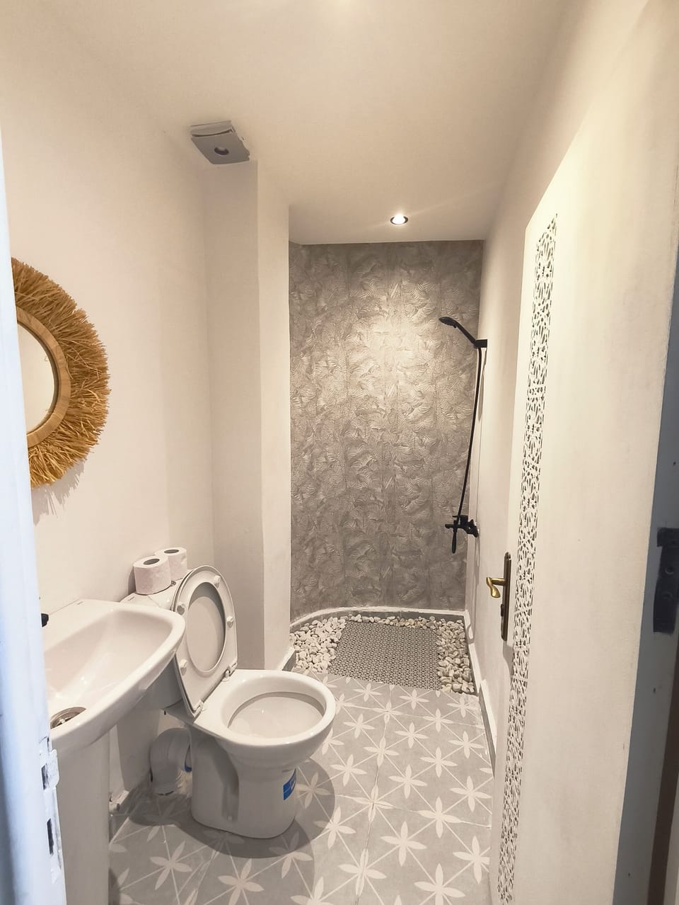 Comfort Double or Twin Room | Bathroom