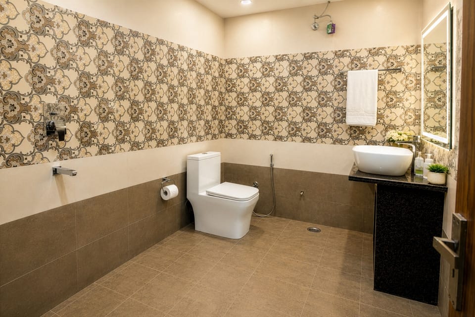 Shower, free toiletries, hair dryer (on request), towels