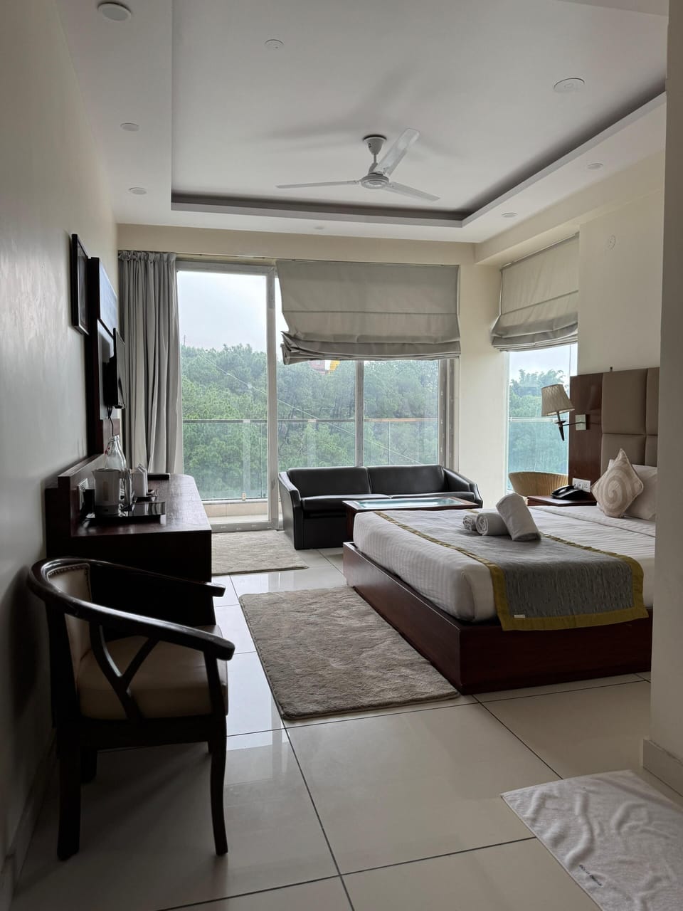 Family Room, City View | Desk, free WiFi, bed sheets