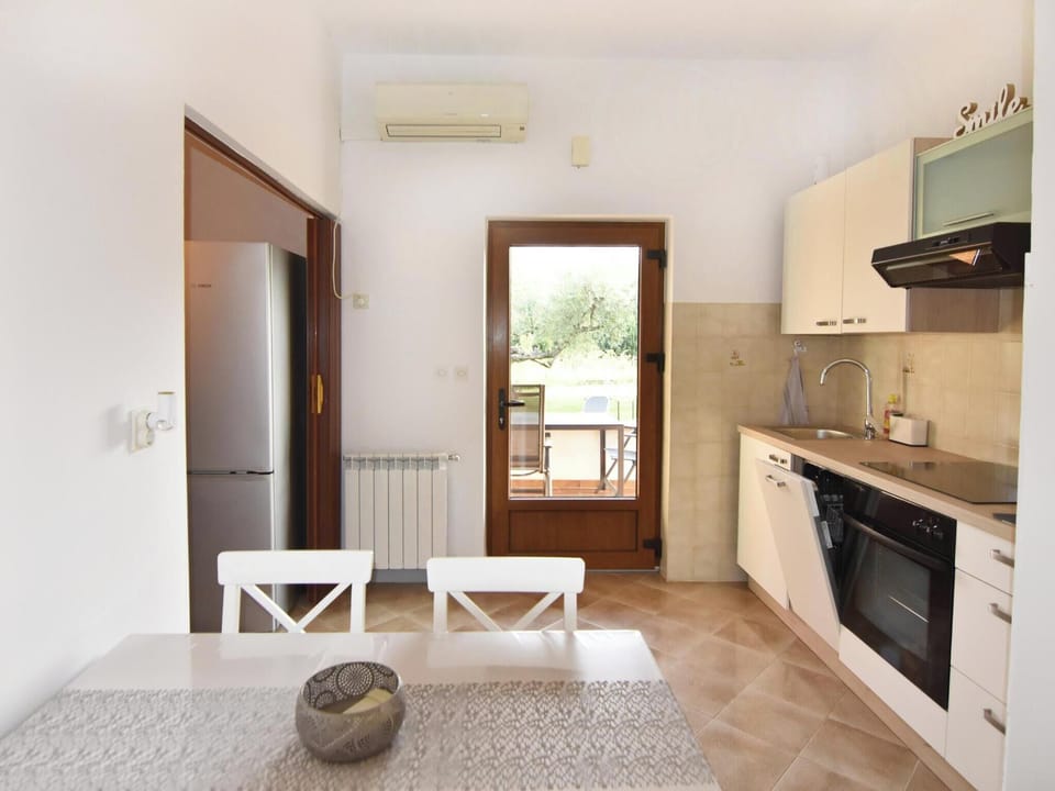 Apartment, 1 Bedroom, Patio, Garden View | Interior