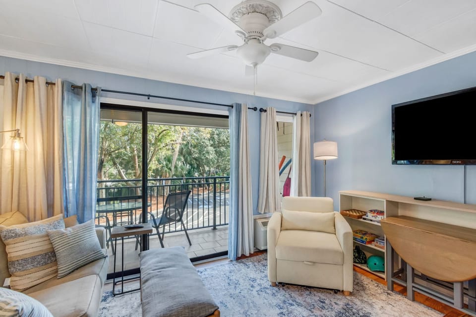 Seaside Villas 104 - Living Area