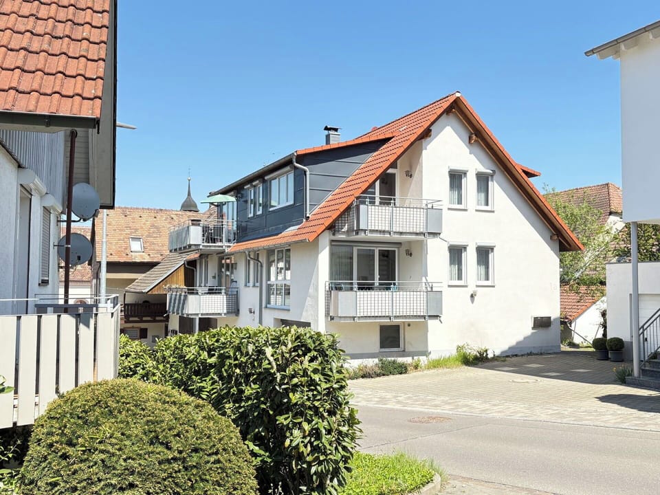 Building, Residential Area, House, Window, Home, Roof, Town, Facade, Architecture, Neighbourhood