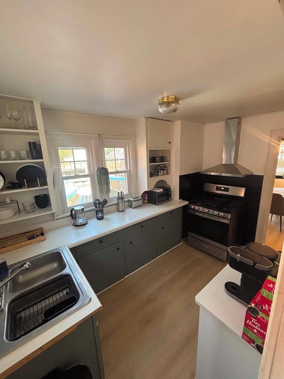 Family House | Private kitchen | Full-size fridge, microwave, oven, stovetop