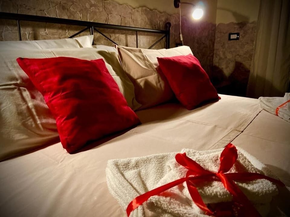 In-room safe, desk, laptop workspace, free WiFi