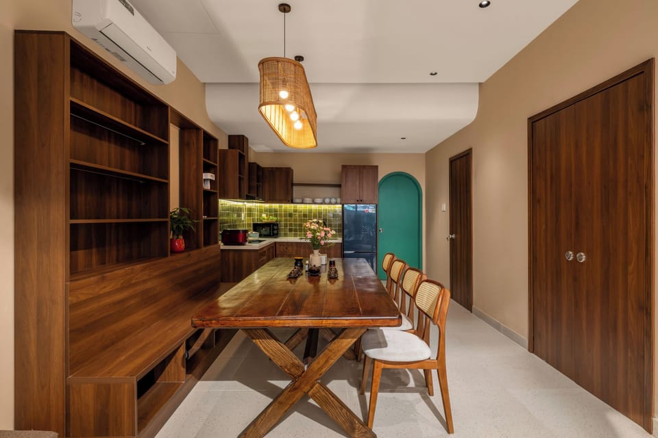 Signature Villa, 5 Bedrooms, Bathtub | Dining