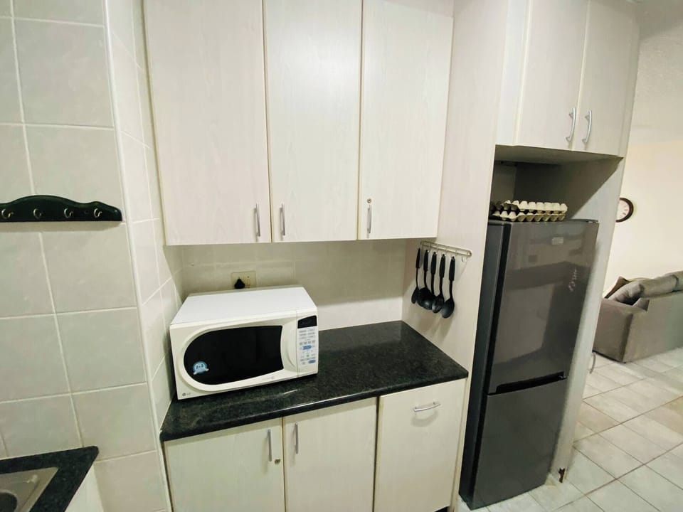 Apartment, 2 Bedrooms, Accessible, Balcony | Interior