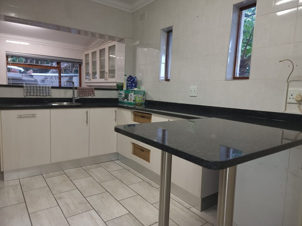 Full-size fridge, microwave, stovetop