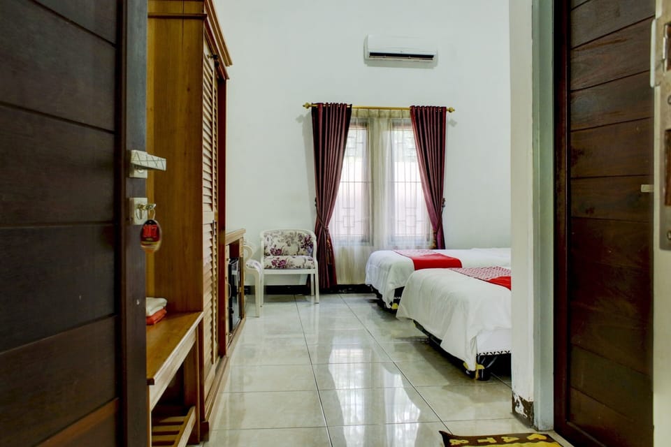 Standard Twin Room | Premium bedding, WiFi (free), bed sheets