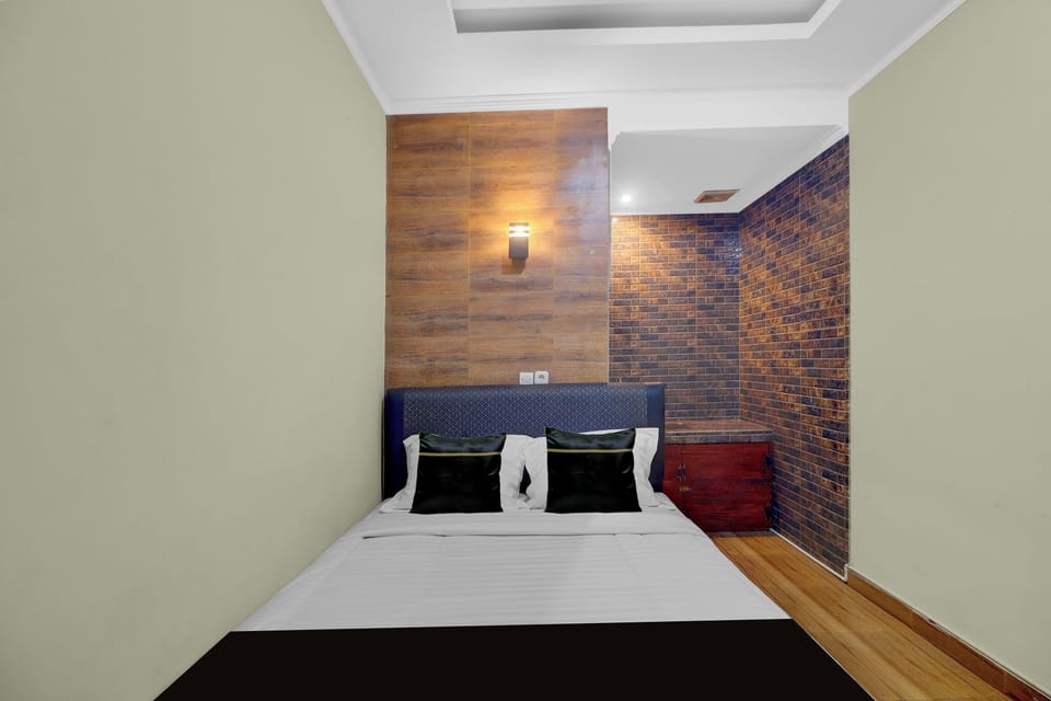 Deluxe Double Room | Premium bedding, free WiFi, bed sheets