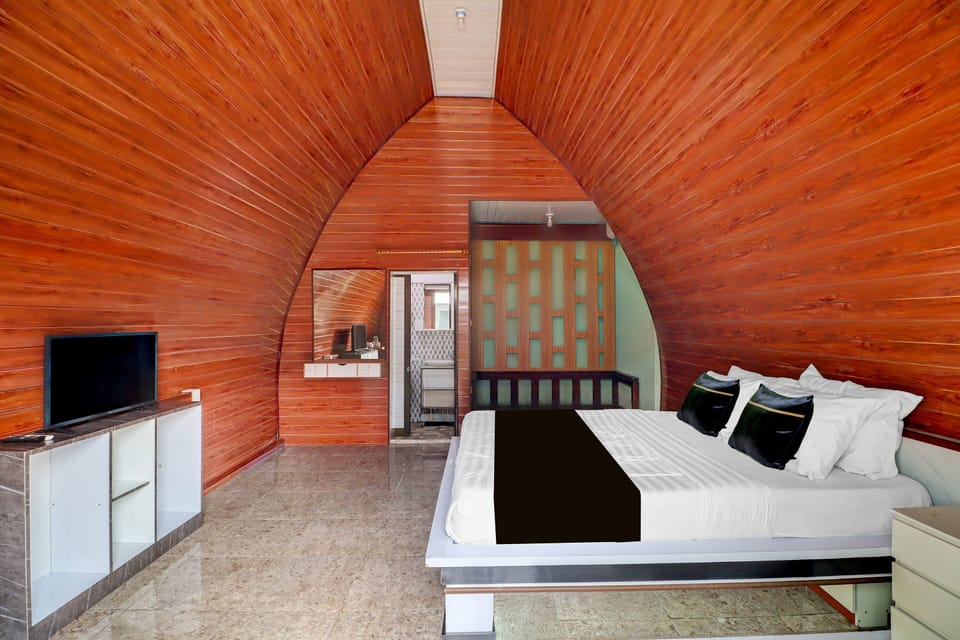 Deluxe Double Room | Premium bedding, free WiFi, bed sheets
