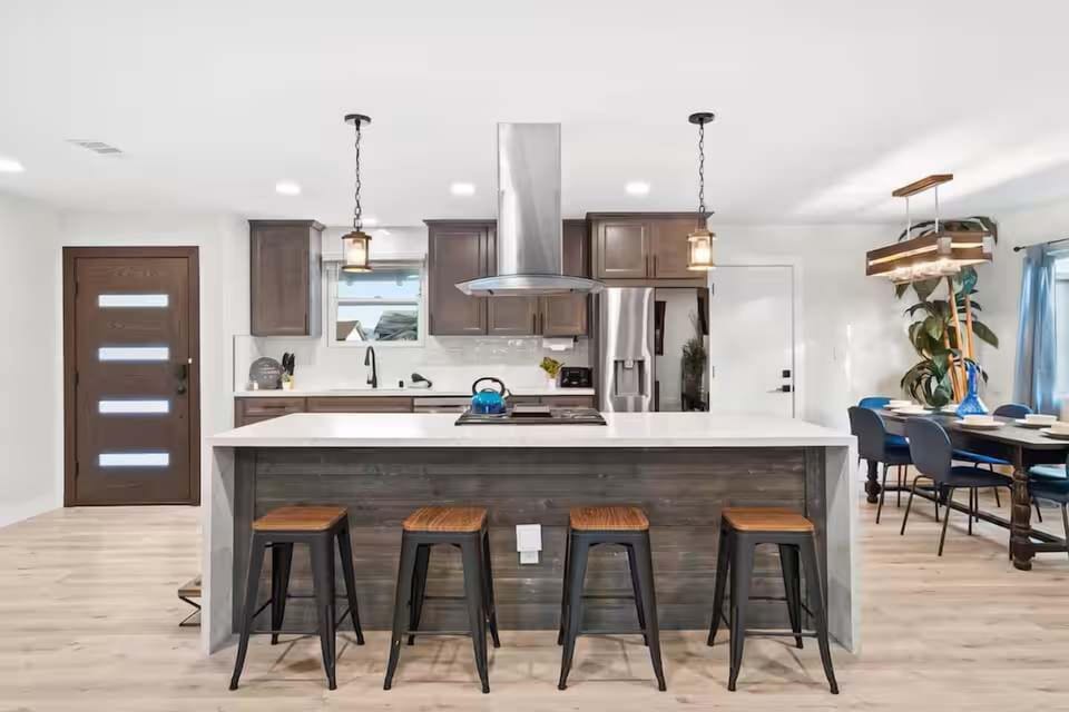 "Modern kitchen perfect for cooking and gathering 🍳✨"