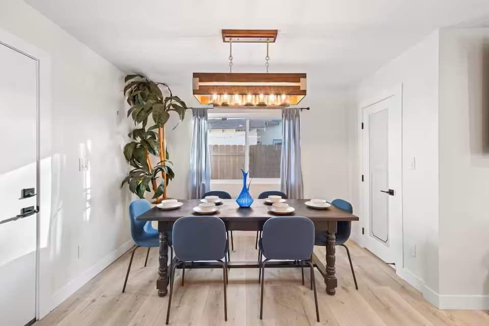 "Stylish dining space for memorable meals 🍽️✨"