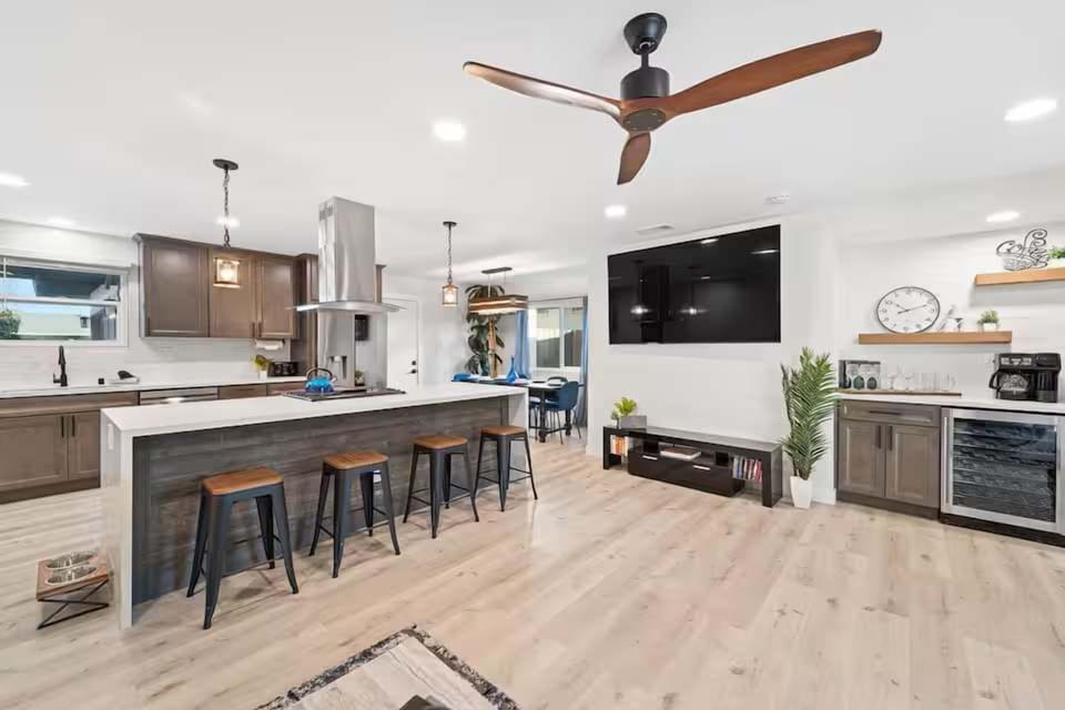 "Modern open space perfect for relaxing and entertaining ✨🍽️"