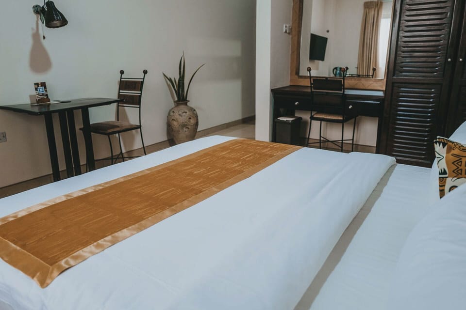 Classic Double Room | In-room safe, WiFi (free)