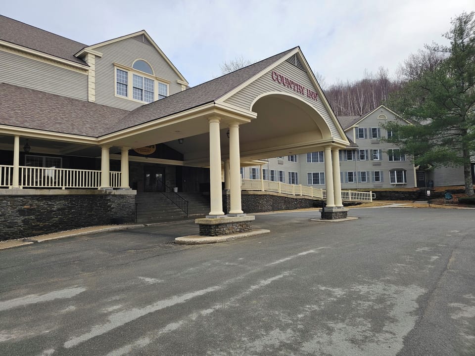 main entrance to the Country Inn 