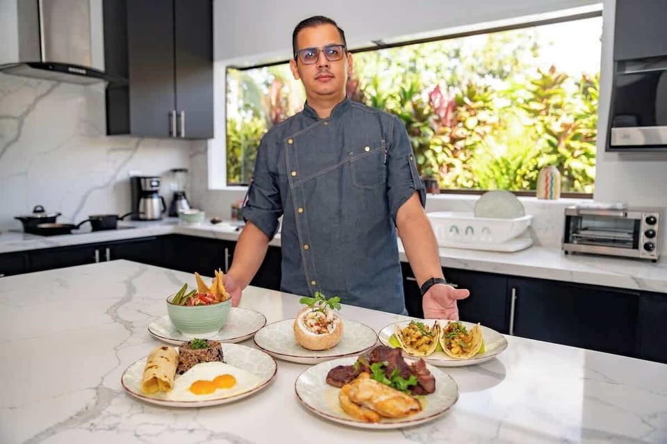 Get to experience our culture with our amazing chef, one of the must do services at the house, open for celebrations, romantic setting and surprises, let us take you to a food experience to enhance your Costa Rican trip.