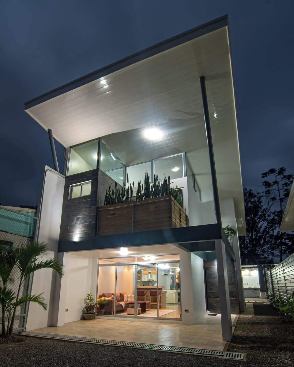 We believe that the best way to experience Fortuna is by exploring like a local, and our location makes it easy to do just that. From soaking in natural hot springs to hiking through lush rainforests, there is no shortage of adventures to be had.