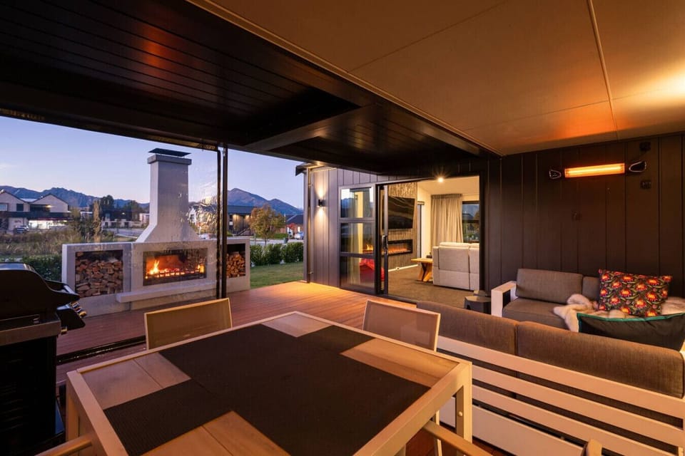 Outdoor Patio and fire area