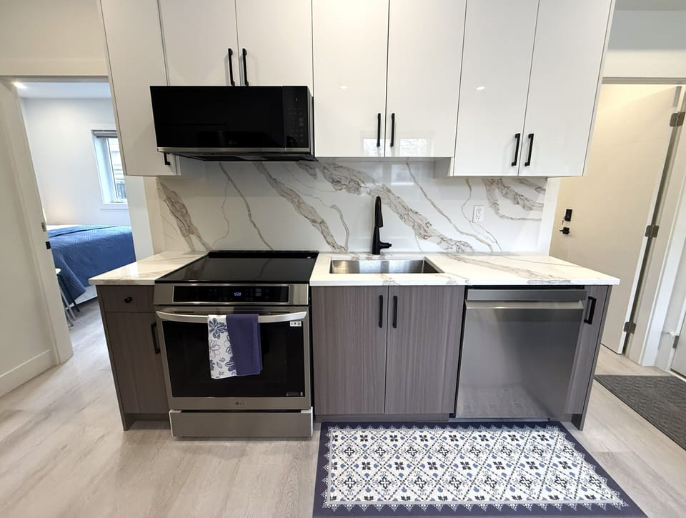 Comfort Suite, 2 Bedrooms, Kitchen | Private kitchen