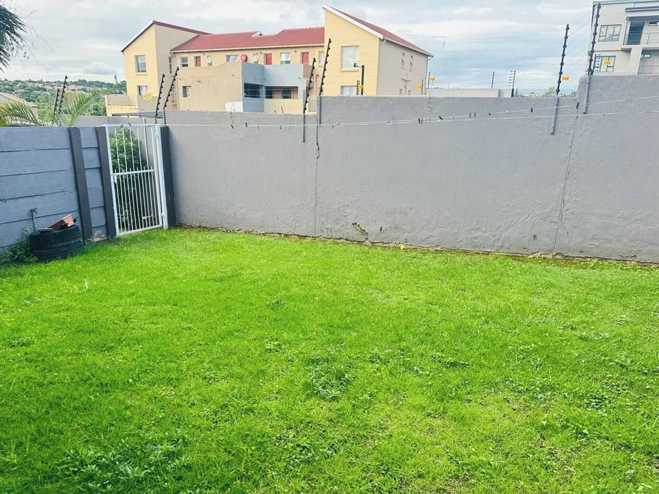 Apartment, 2 Bedrooms | Property grounds