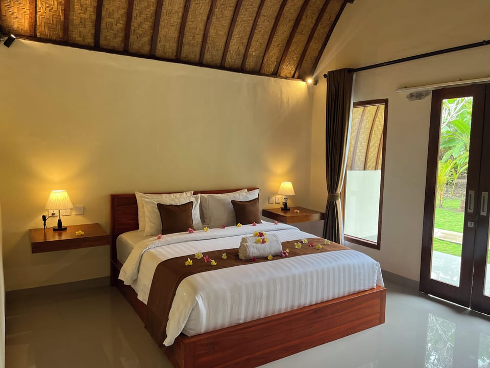 Cottage, Balcony, Garden View | Free WiFi, bed sheets