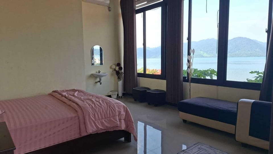 Deluxe Double Room, Sea View | WiFi (free)