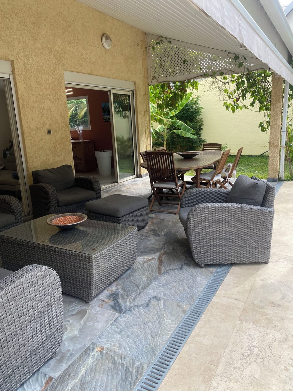 Outdoor dining