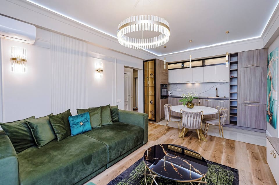 Apartment, 2 Bedrooms, Accessible | Living room