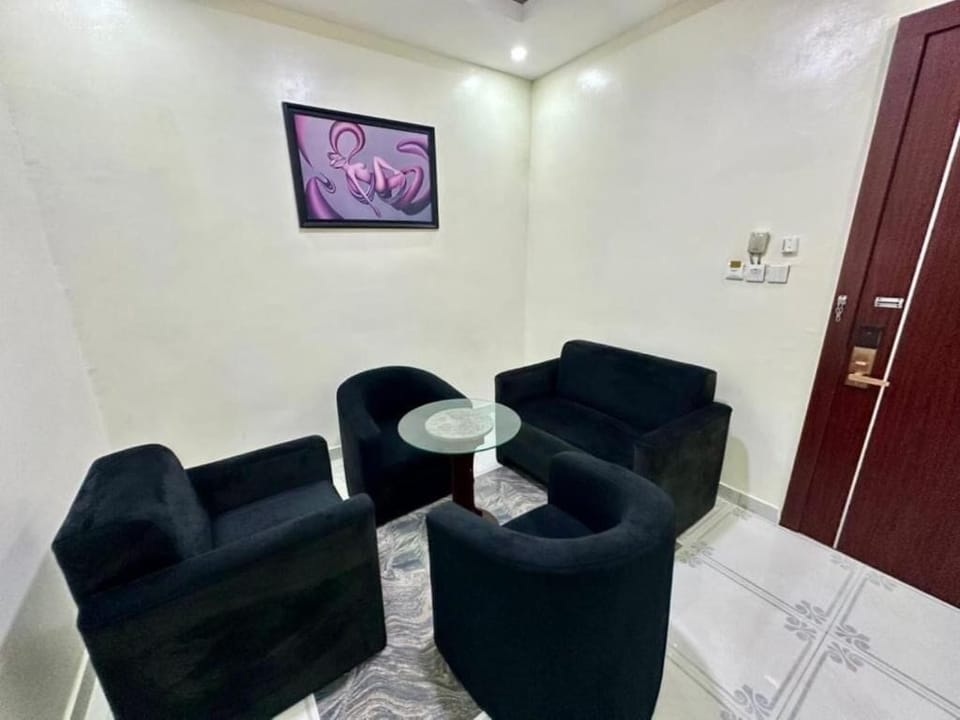 Economy Room, Balcony, City View | Interior