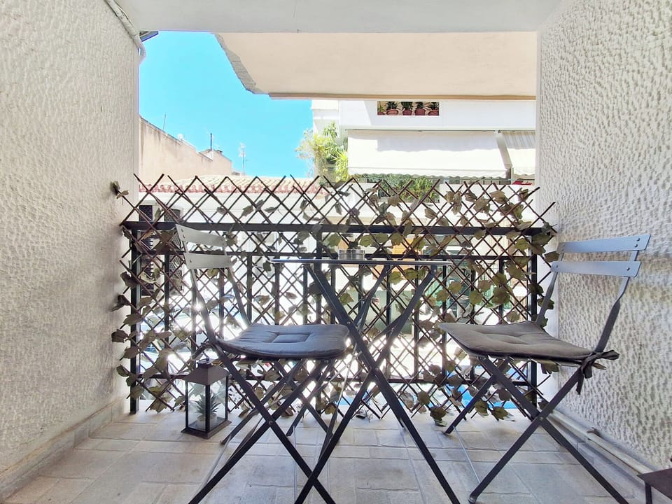 Apartment | Outdoor dining