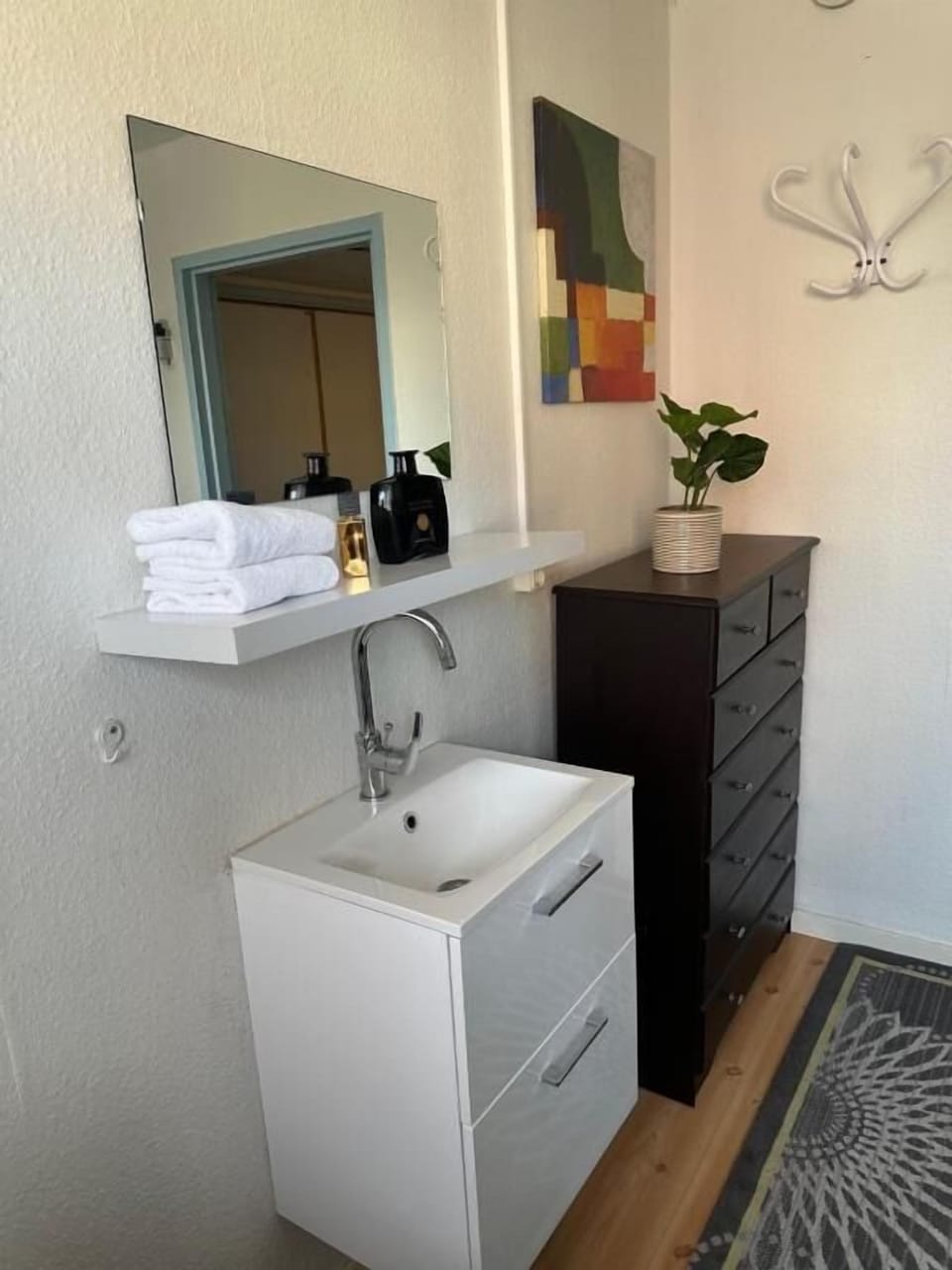 Single Room, Courtyard View | Bathroom | Toilet paper