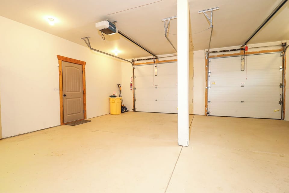 2 Stall Garage Available for Renter Use