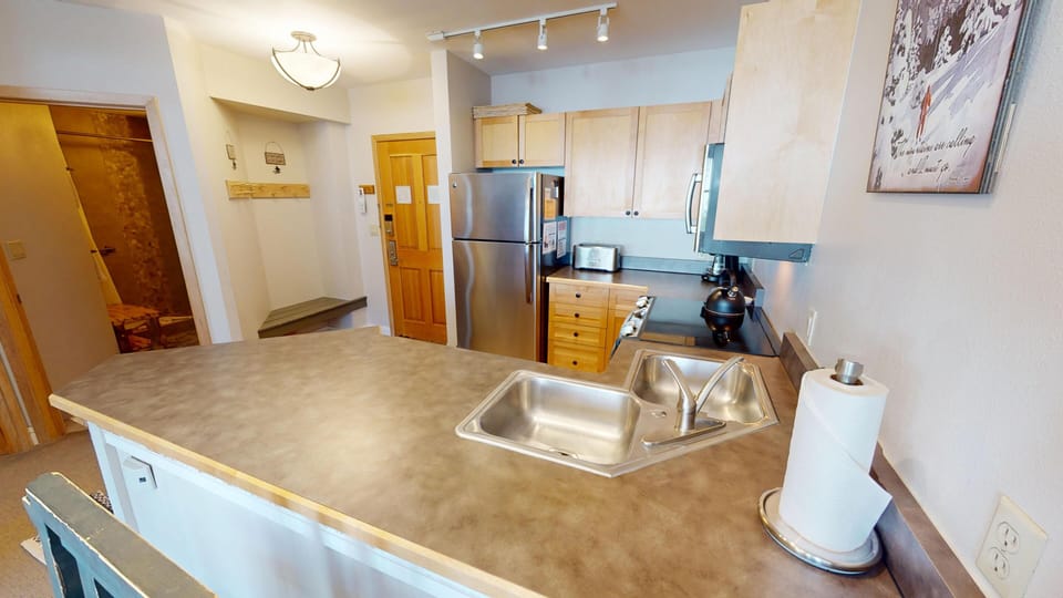 Fully Equipped Kitchen - Fully Equipped Kitchen