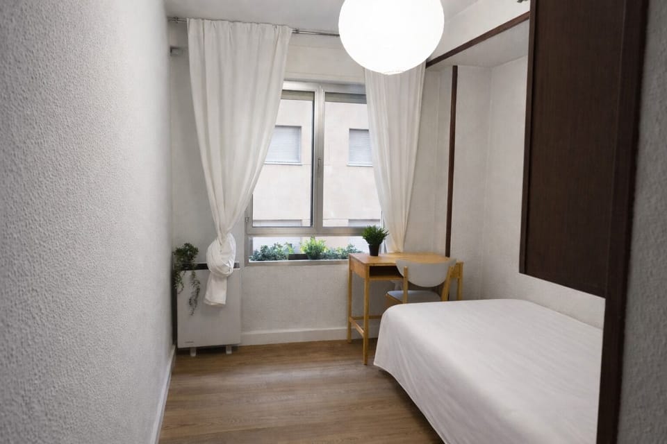 Single Room | Premium bedding, down comforters, desk, laptop workspace