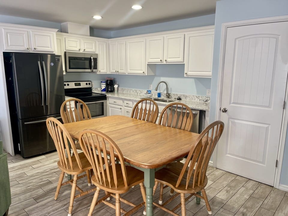 Condo, 1 Bedroom | Dining