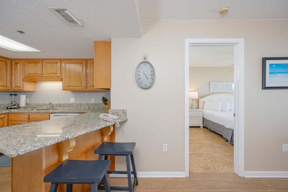 Condo, 2 Bedrooms | Private kitchen | Fridge, oven, coffee/tea maker