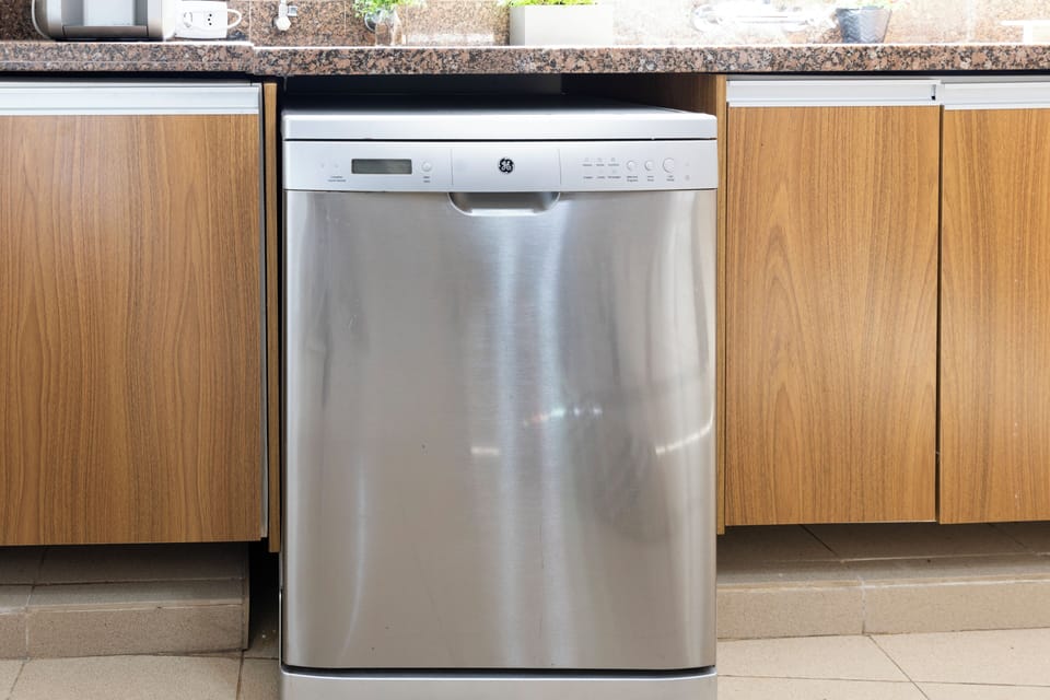 House | Private kitchen | Dishwasher, cookware/dishes/utensils, dining table