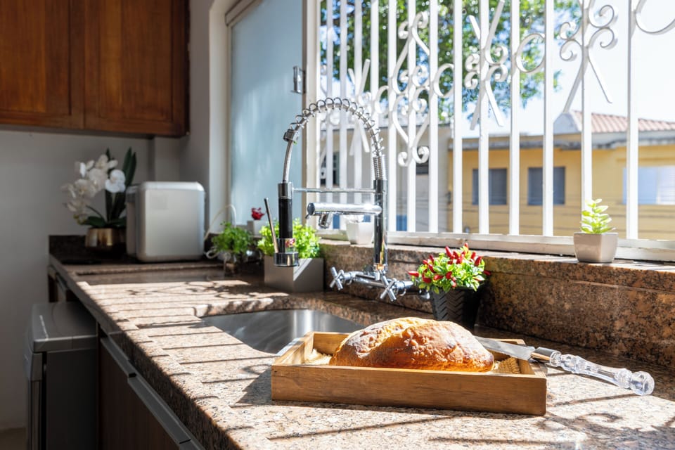 House | Private kitchen | Dishwasher, cookware/dishes/utensils, dining table