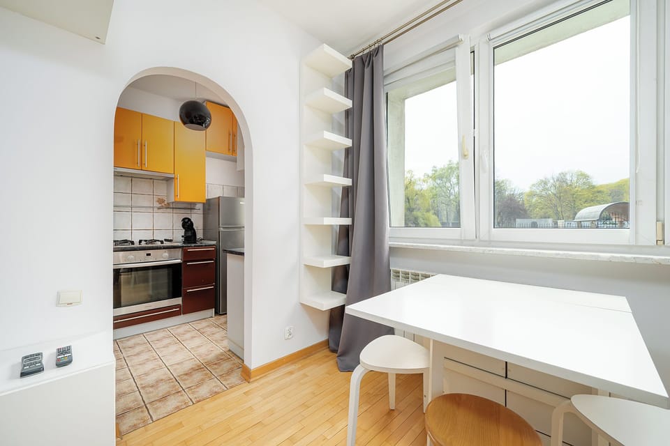 Studio Suite | Private kitchen | Coffee/tea maker, electric kettle