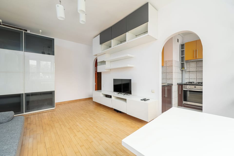 Studio Suite | Living area | Smart TV