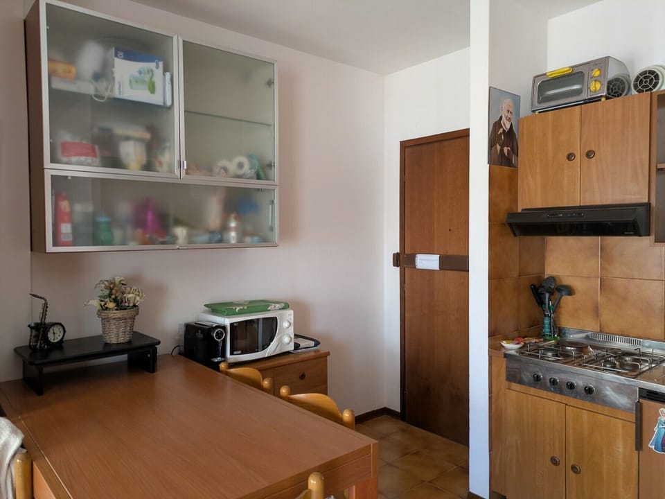 Studio, 1 Bedroom, Balcony, City View | Interior