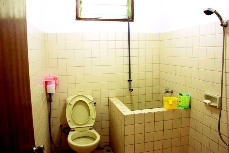 Family Studio, Balcony, Garden View | Bathroom
