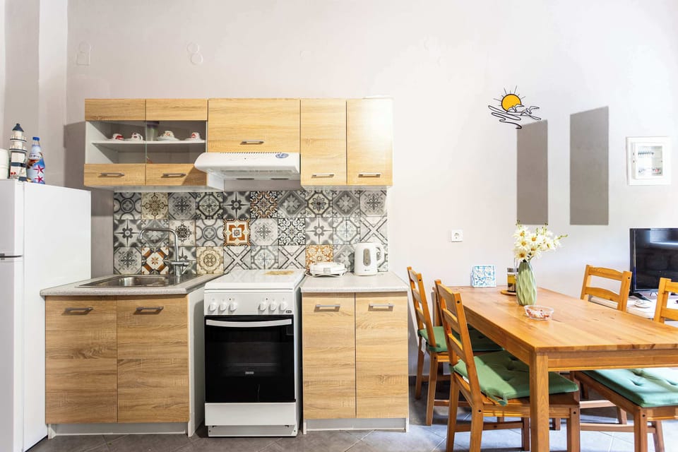 Fully equipped kitchen for preparing meals at your leisure